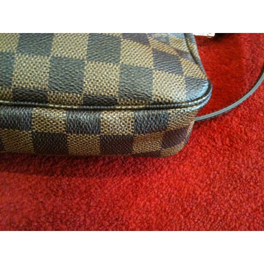 lv pochette accessoires damier