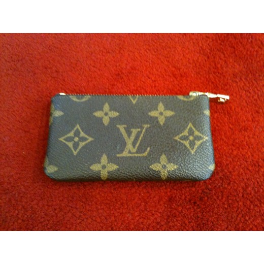 lv cles monogram